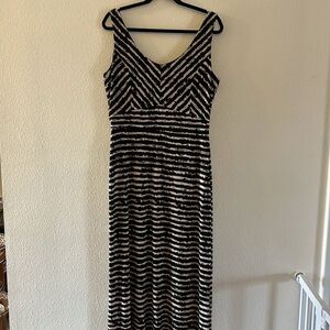 Liz Claiborne Maxi Dress Size L Black/Tan Stripes Polyester & Spandex Knit EUC